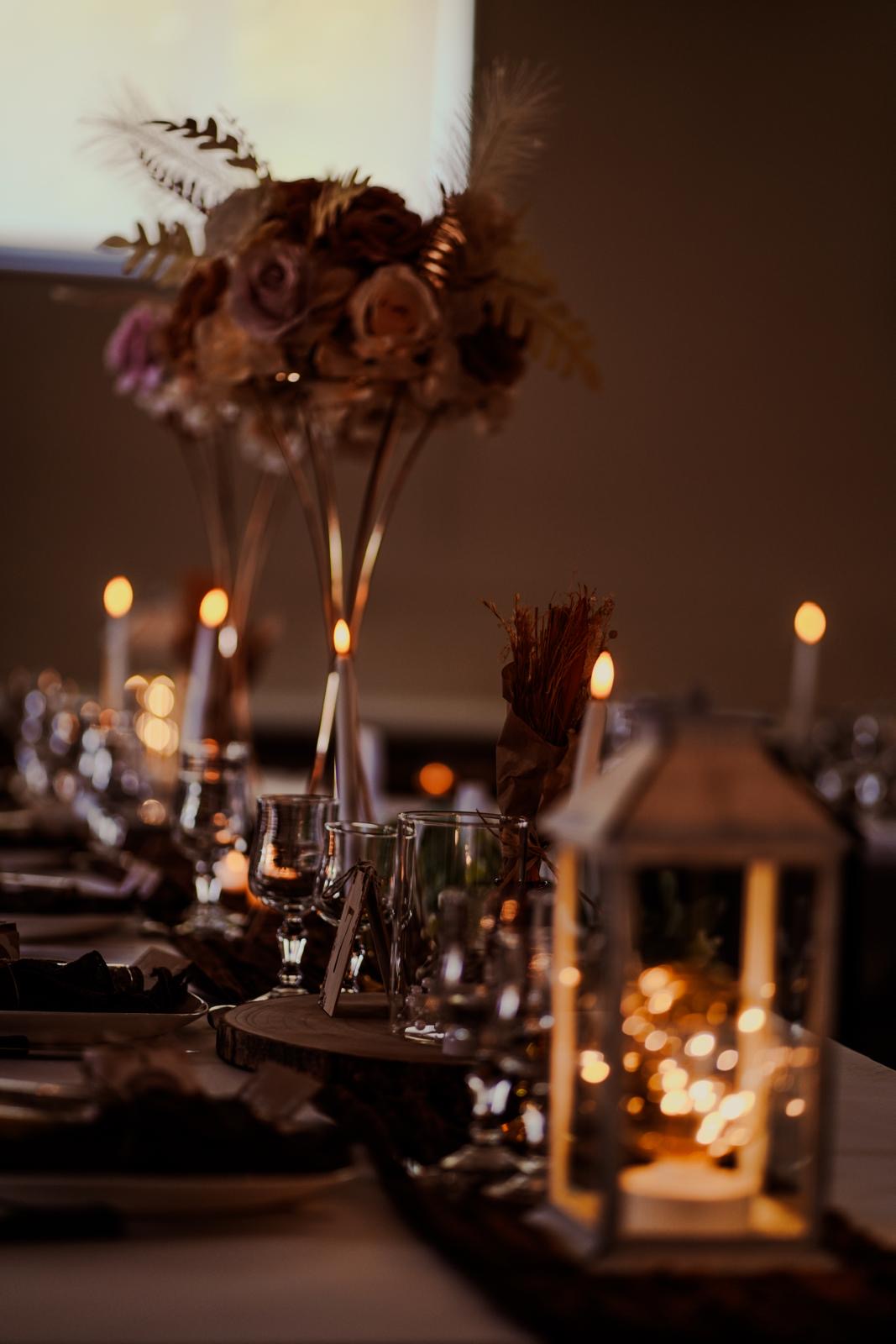 Décoration de table de mariage aux bougies